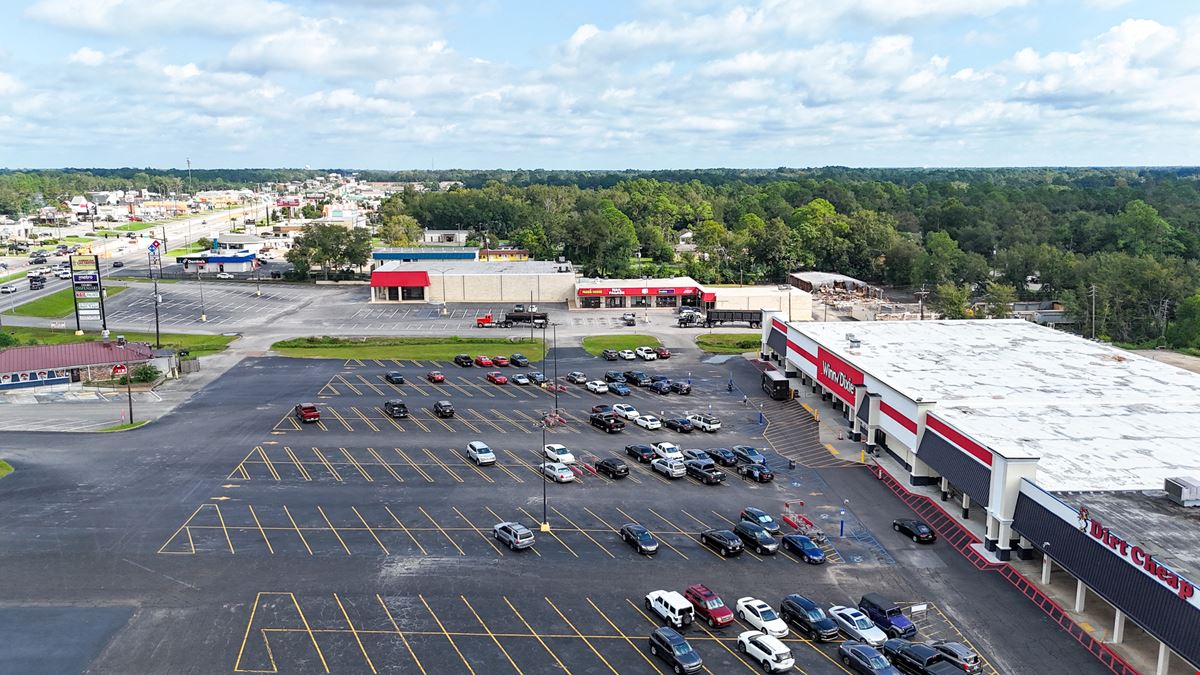 Two Retail Spaces in Winn Dixie Anchored Shopping Center