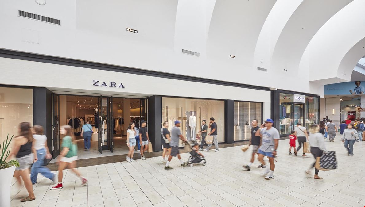 Los Cerritos Center