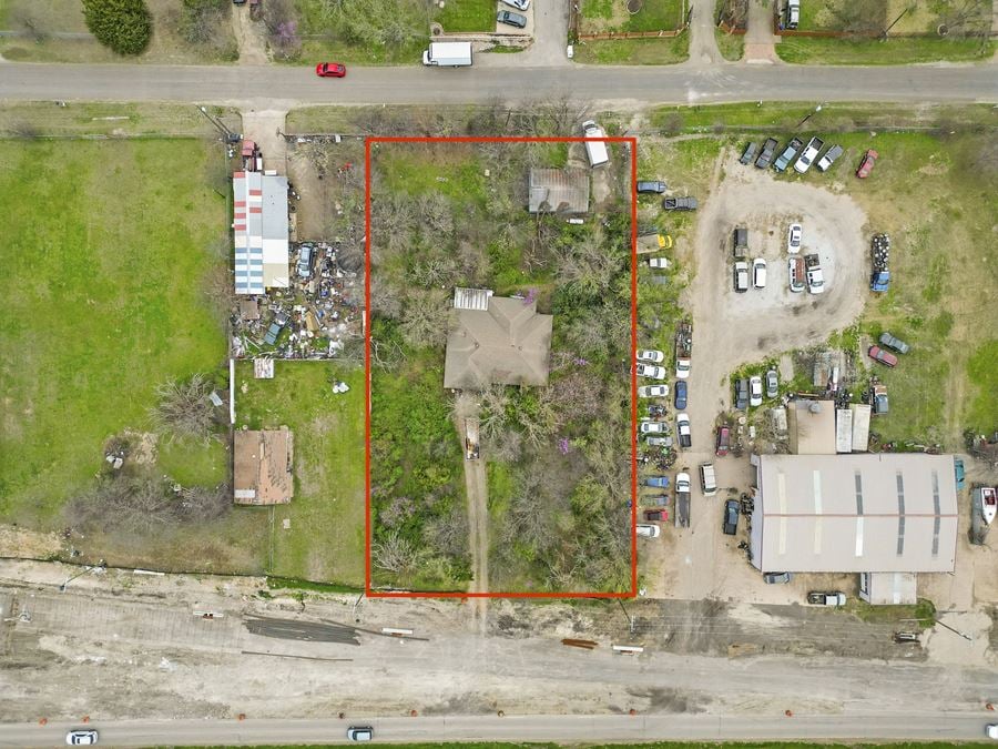 High-Traffic Land for Lease Near I-35 – Prime Development Opportunity!