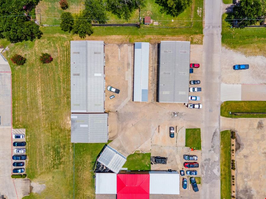 Warehouse for Lease Off US-175