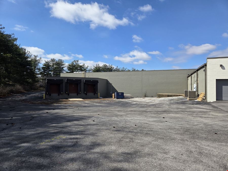 1555 Campbell Ln