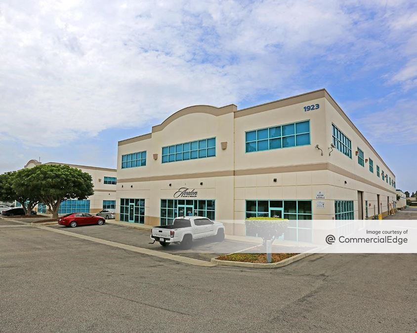 1923 - 1957 Eastman Avenue