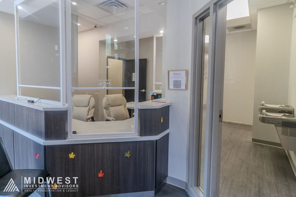 5230 S. Blackstone Ave - | 2,120 SF