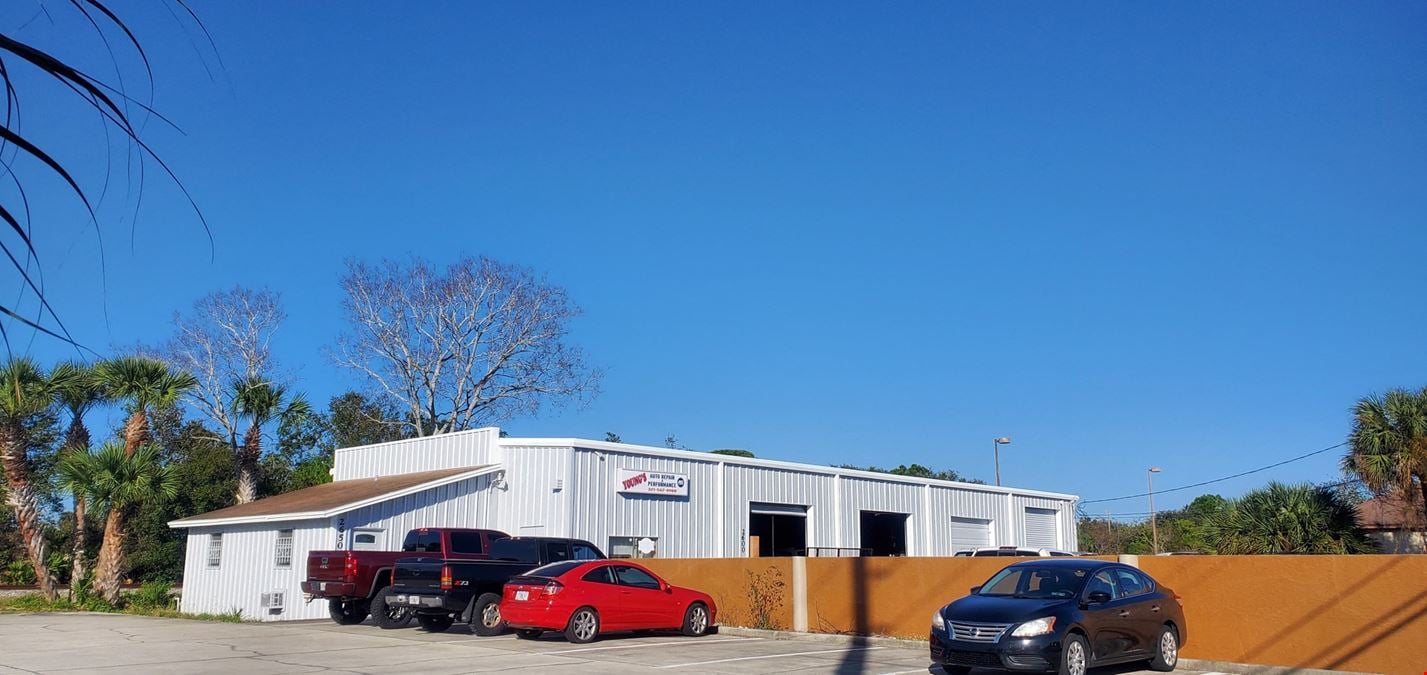2600-2690 S Hopkins Ave - Rivertowne Plaza