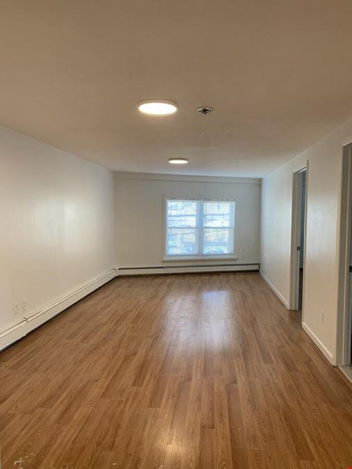 2580 Richmond Ter