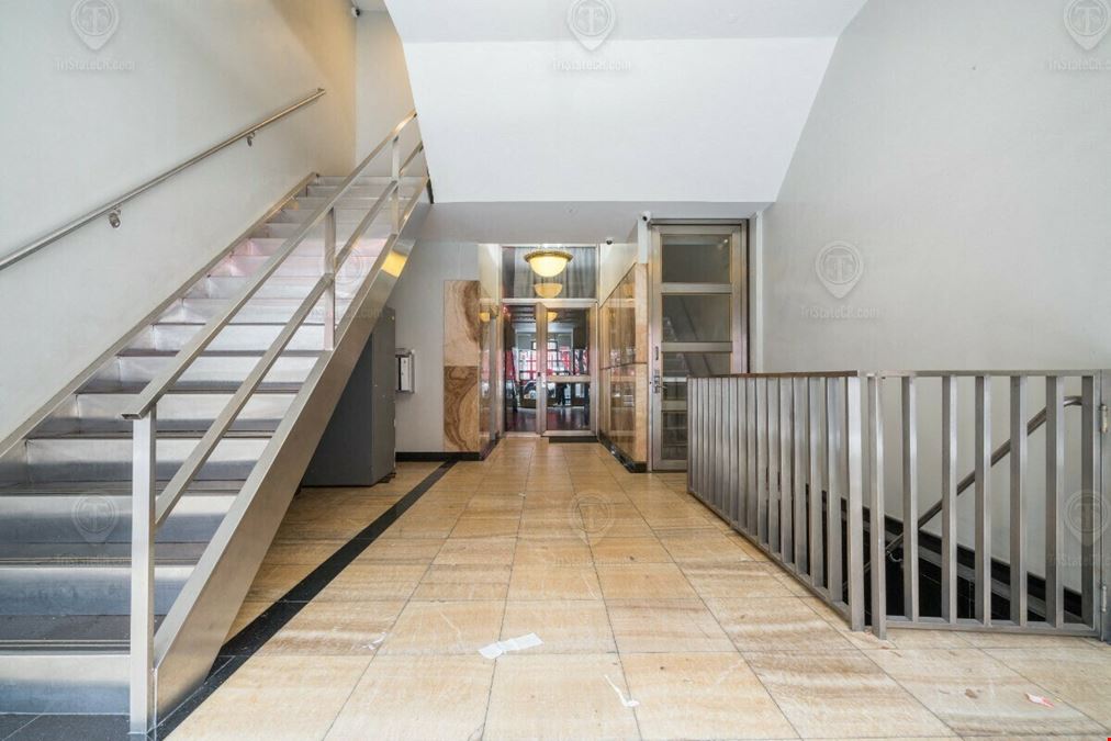 1,000 - 2,000 SF | 143 W 72nd St | Retail Space for Lease in Upper West Side