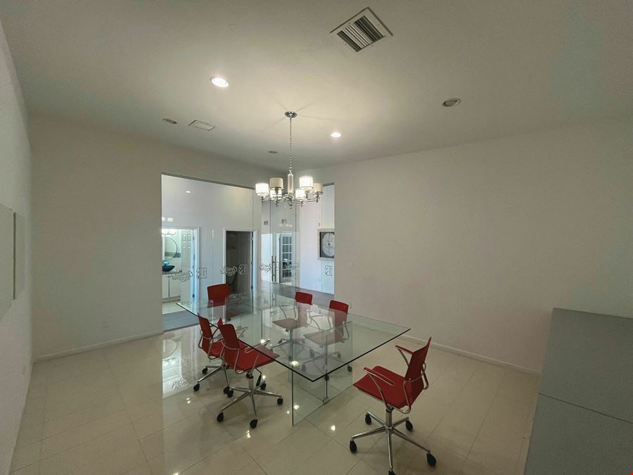 Country Club Suites
