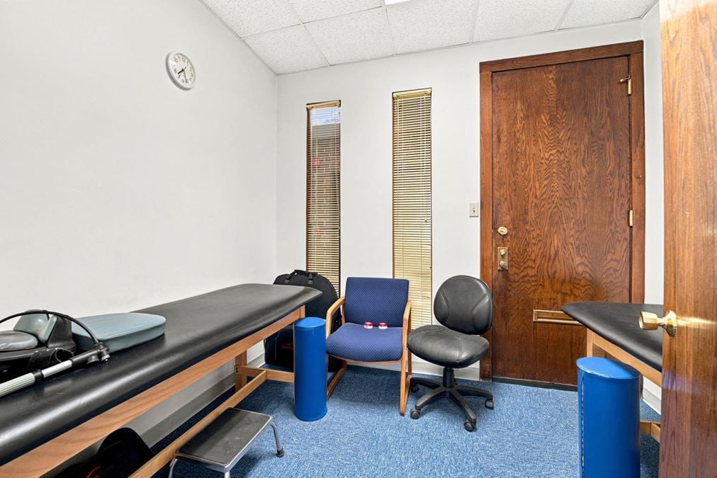 4647 W 103rd St, Unit 2B-2F, Oak Lawn, IL