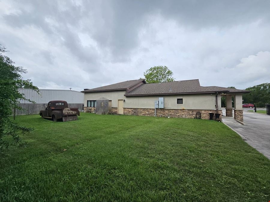 612 N TX HWY 3