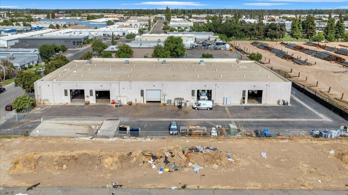 (2) Open Warehouse Spaces in Bullard Industrial Park