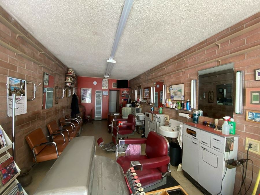 Art's Barbershop