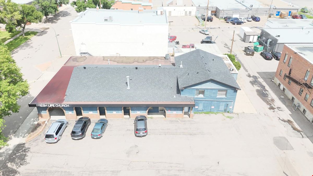 327 10 Street South