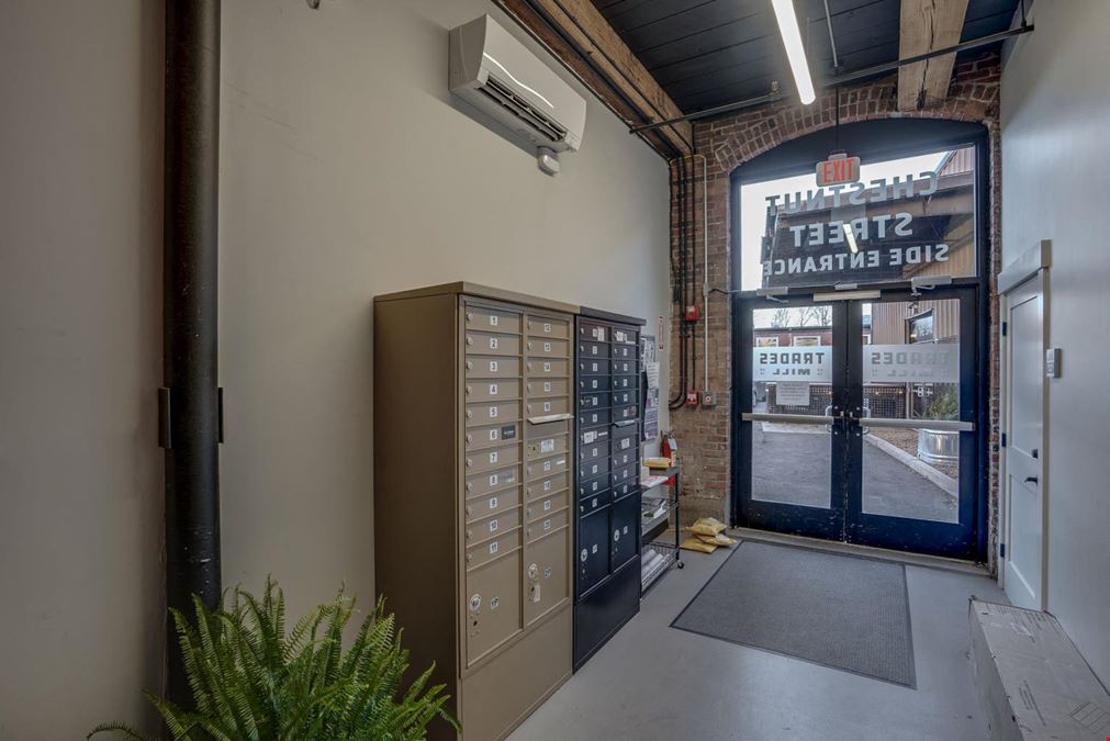 Sun-drenched 1,521sf Space for Lease in Amesbury, MA