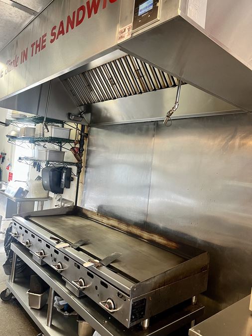 Endcap Turn Key Restaurant for SUBLEASE