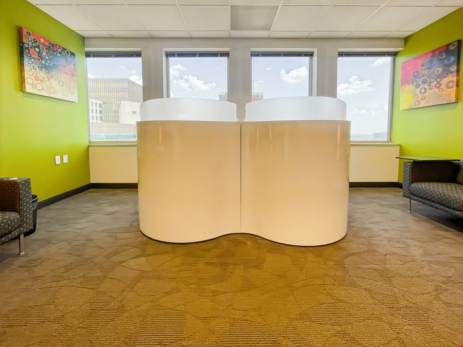 Regus - Dallas - Downtown Republic Center