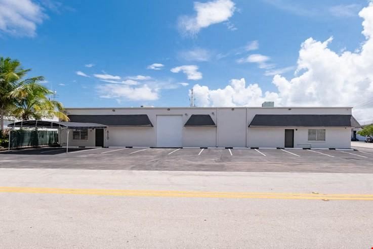 Freestanding Office/Warehouse Building