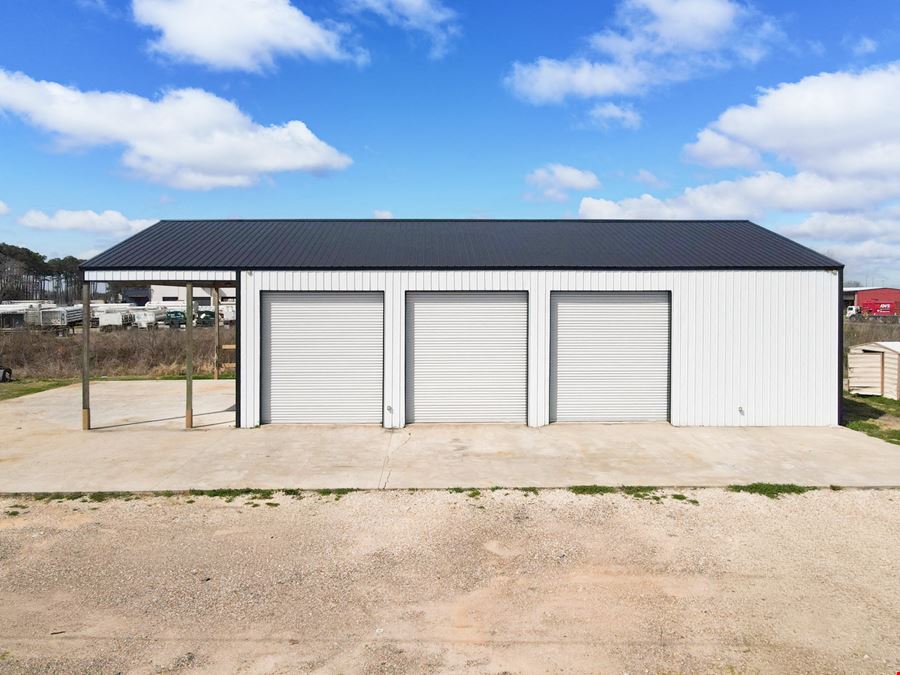 Industrial Warehouse with Fenced Yard & I-10 Visibility