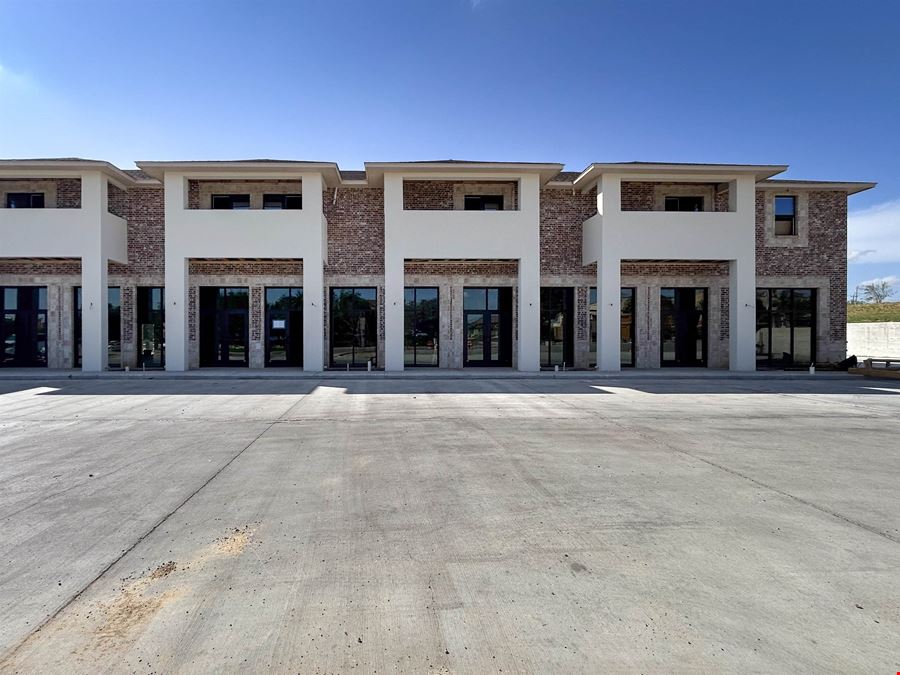 210 Calle del Norte