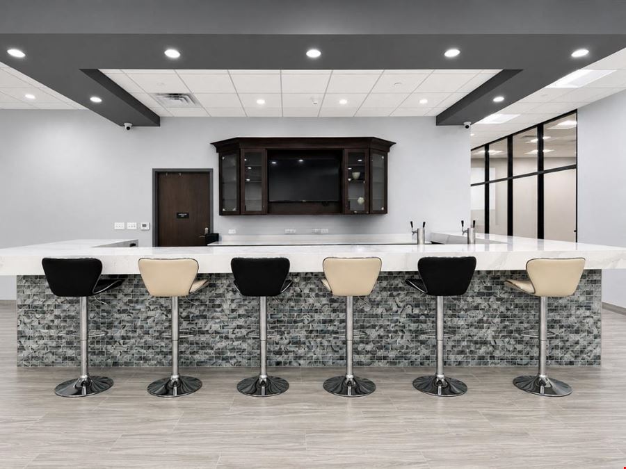 Flexible Retail/Service Space Currently Turnkey Bar