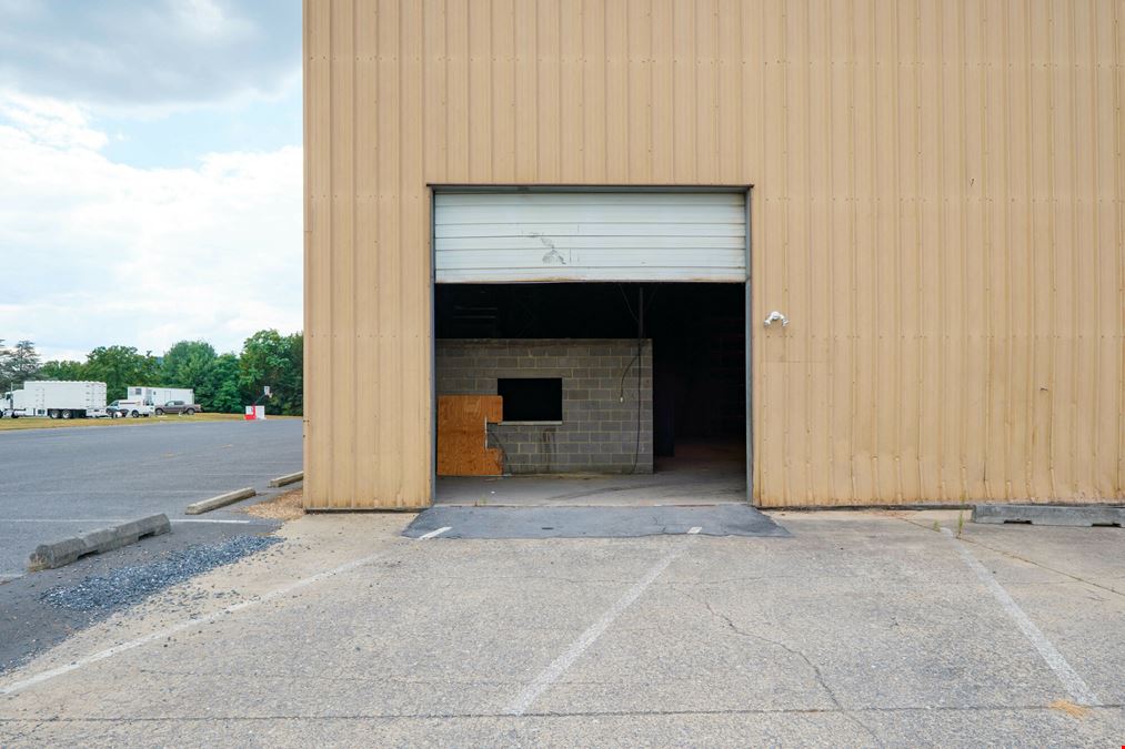 PRIME COMMERCIAL SPACE FOR LEASE- 3,100 SF