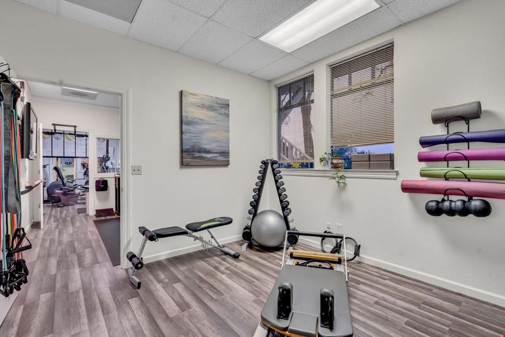 418 Aviation Blvd