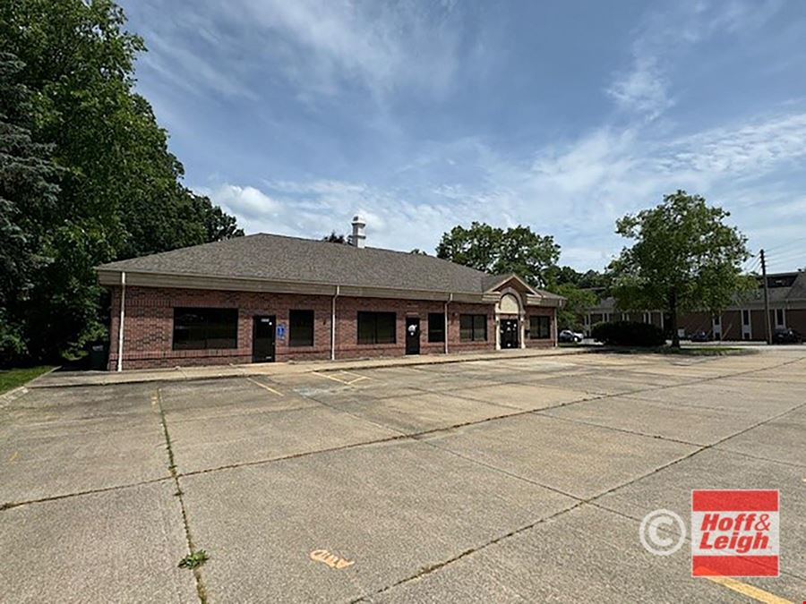 3885-3889 Darrow Rd