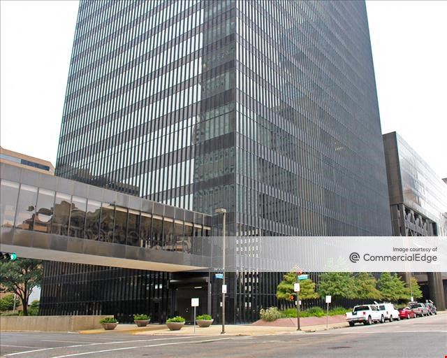 1 Houston Center