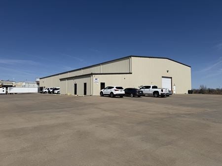 Preview of Industrial space for Rent at 9111 W 96th St
