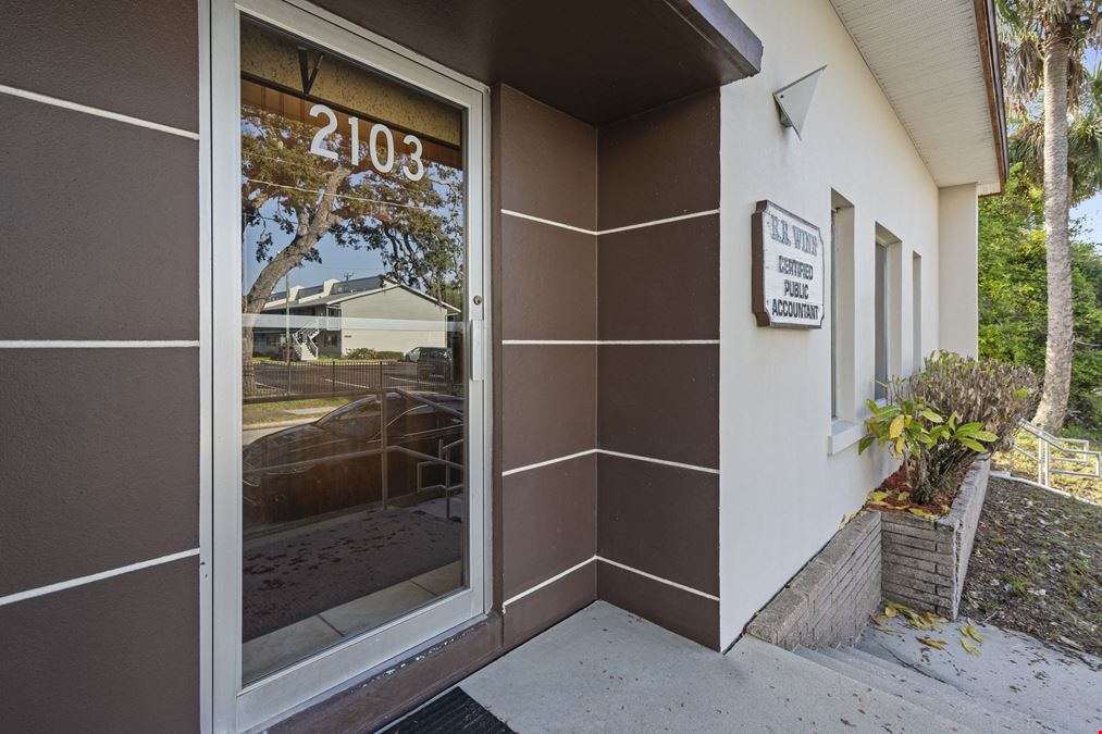 2103 Grant Pl