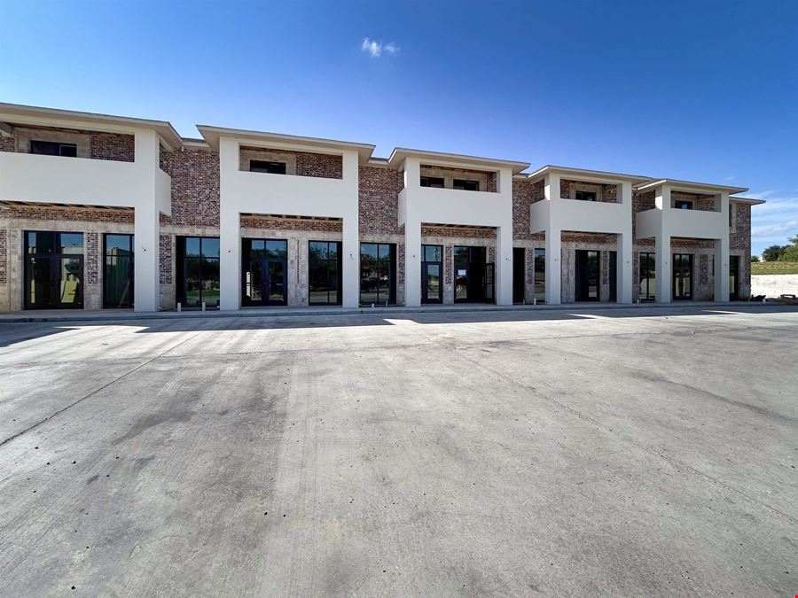 210 Calle del Norte
