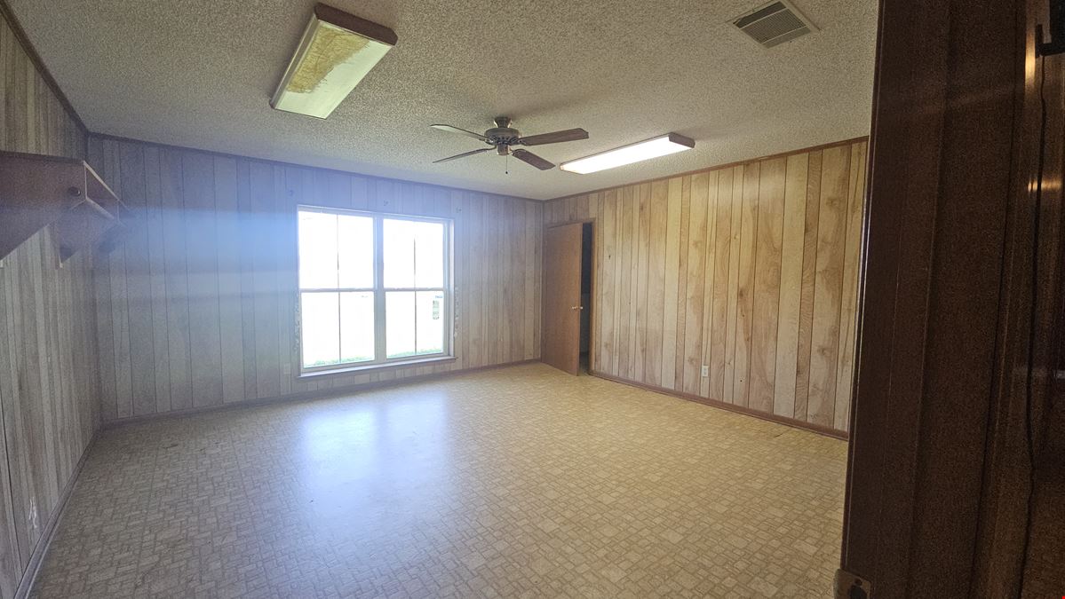 1215 W Cedar Creek Pkwy