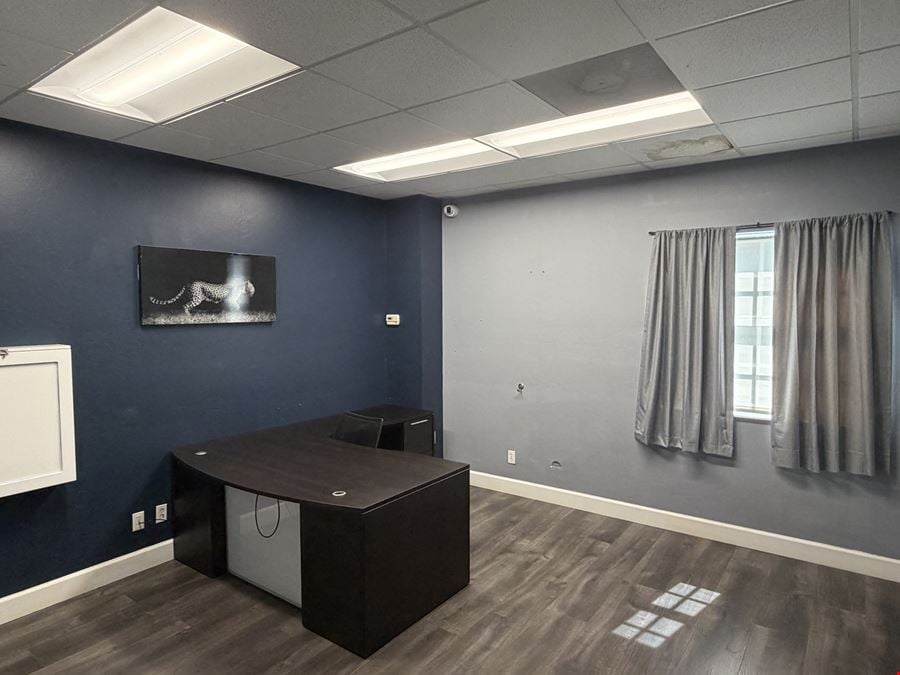 10,598 SF Single-Tenant Warehouse on 0.99 AC