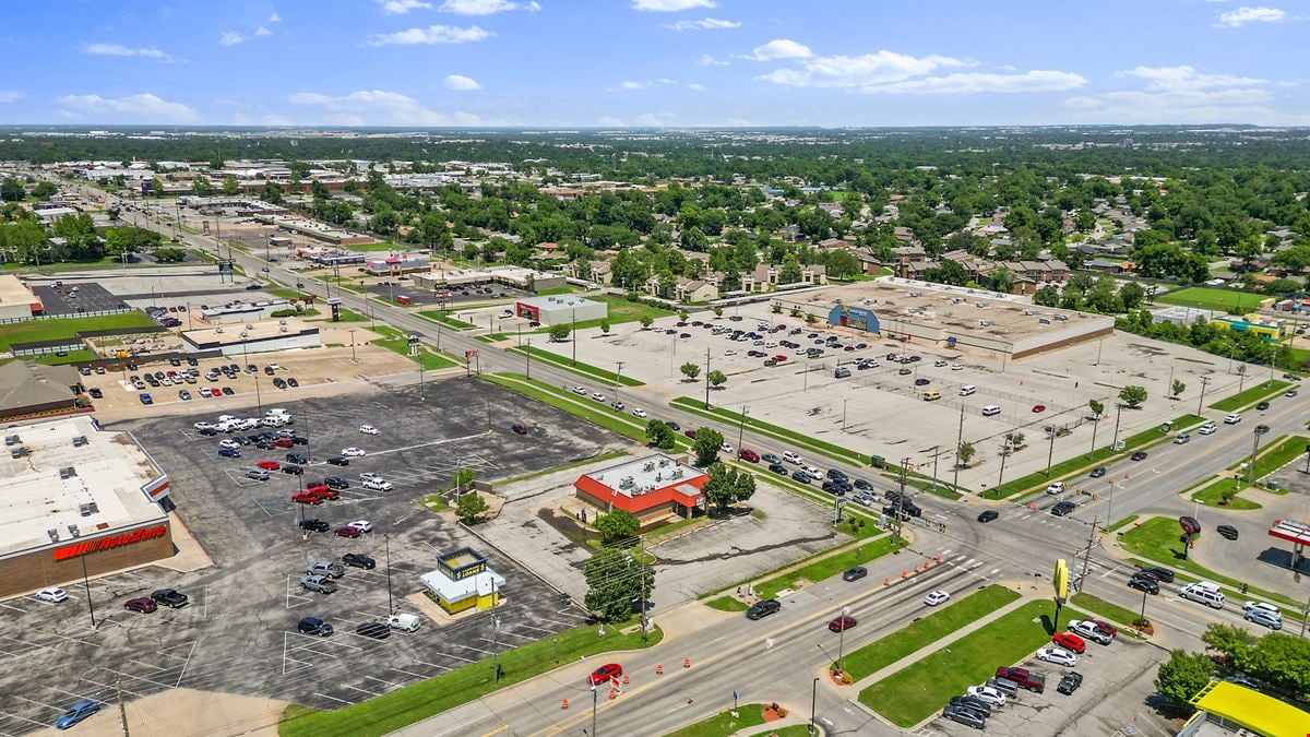 Freestanding Drive-Thru Restaurant Building in Tulsa, OK