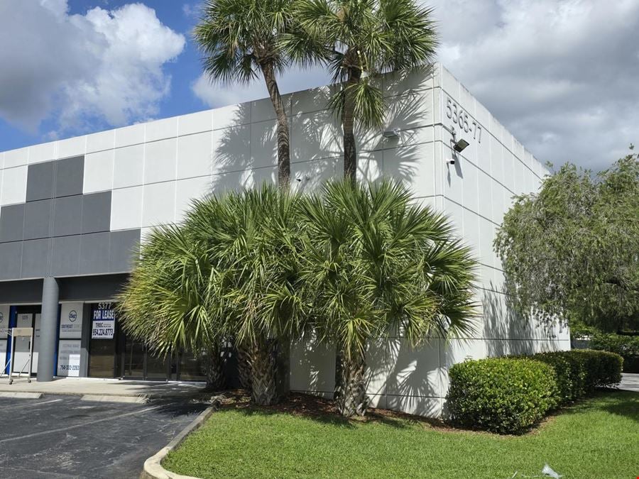 Corner Unit / 100% A/C Office / Warehouse