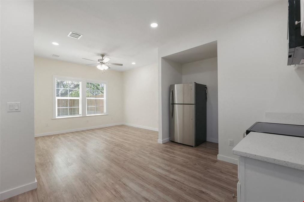 1310 E Alamo St