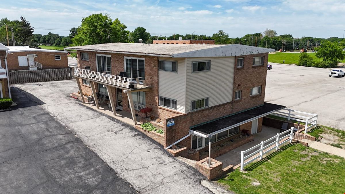 221 Robinhood Ln