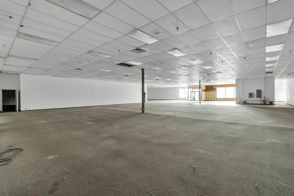 Niagara Ontario Plaza