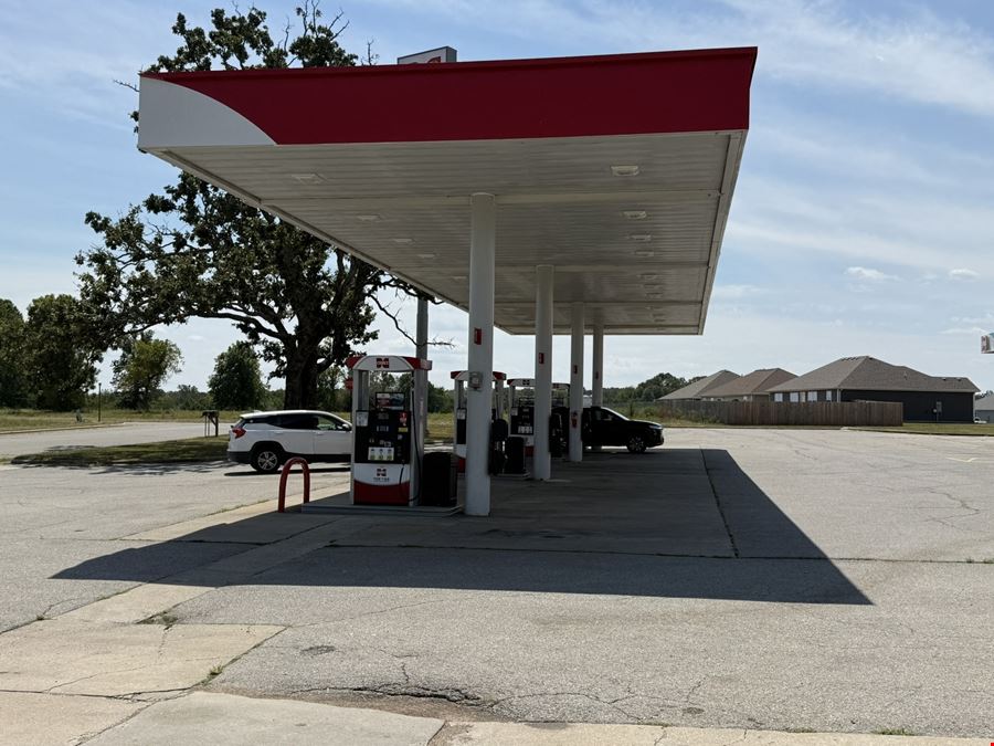 C-STORE / GAS STATION  FOR SALE IN AURORA, MO
