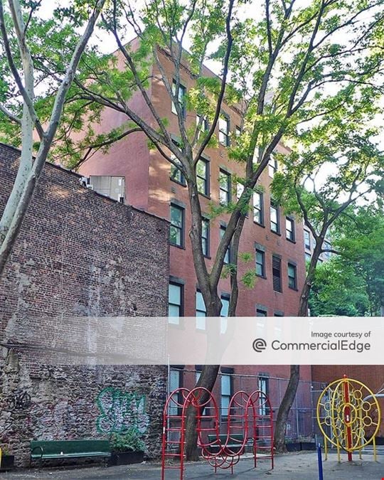 437-439 West 16th Street