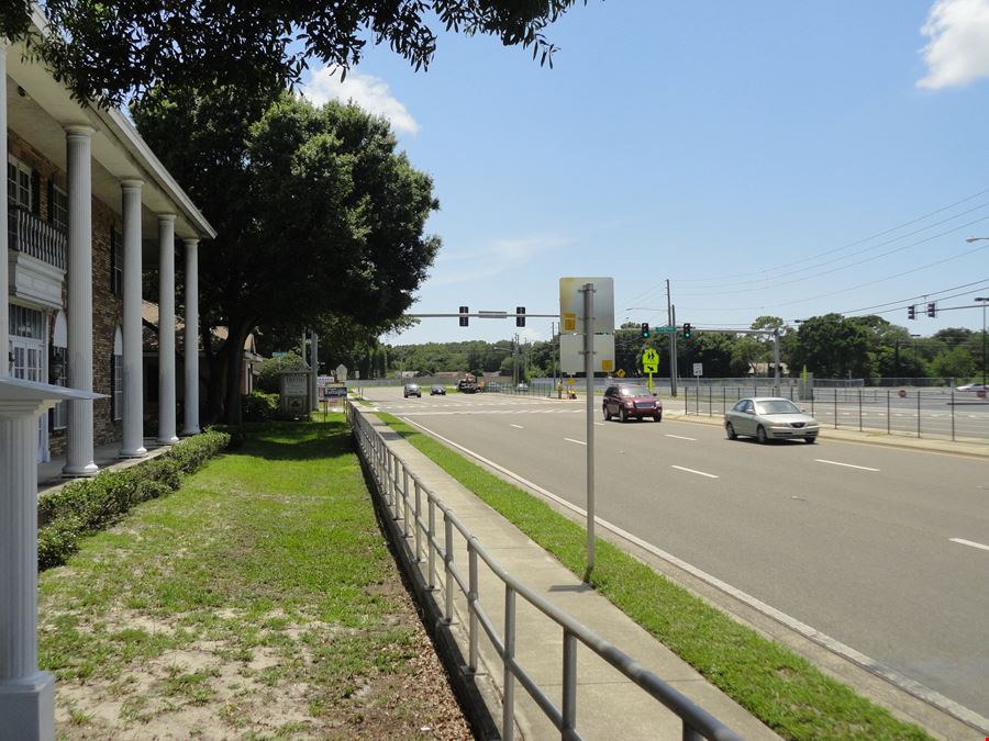 Countryside Colonial Center