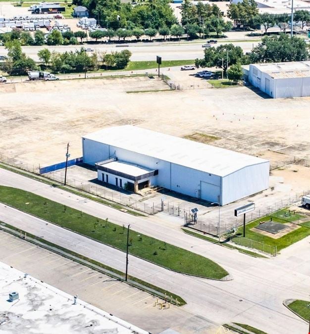 7010 North Loop East Freeway