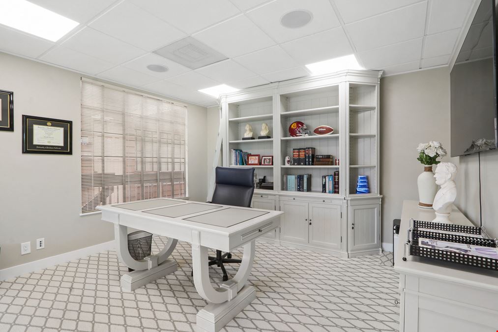 High Image Office Condo For Sale near Orange Circle