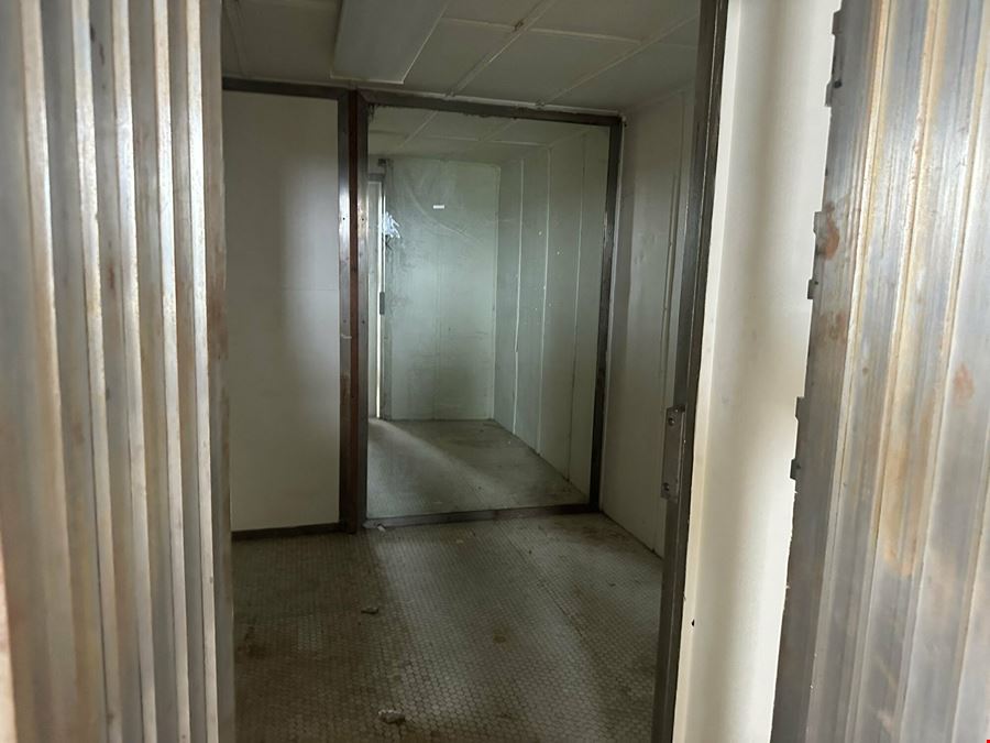 49 E Main St