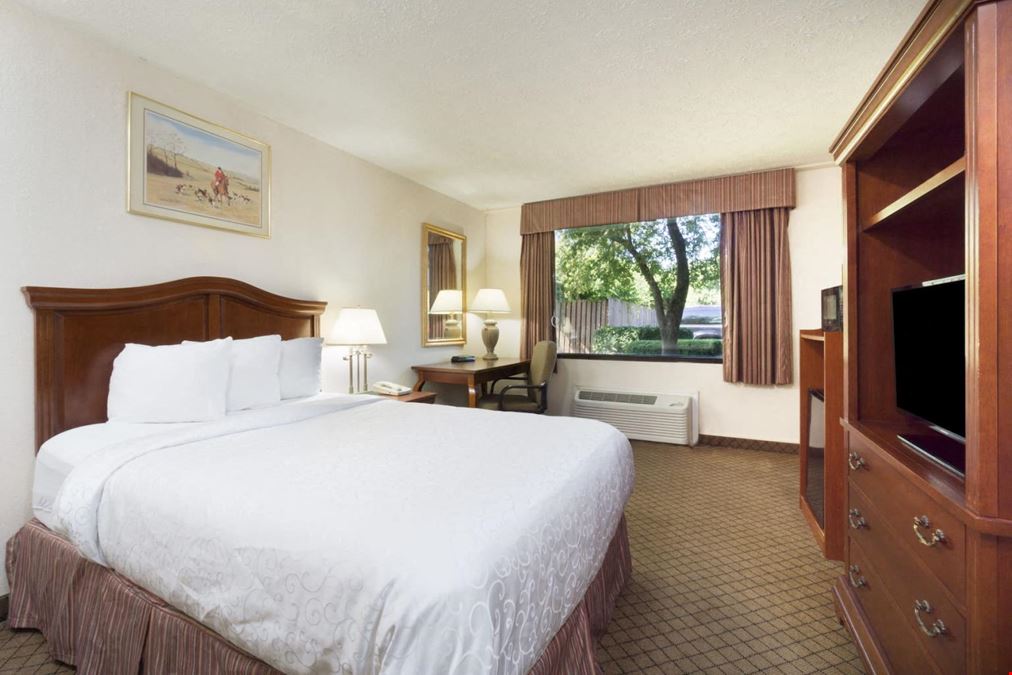 Days Inn - Columbus Airport
