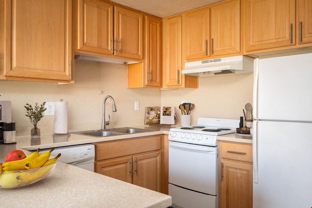 Santana Court Apartments