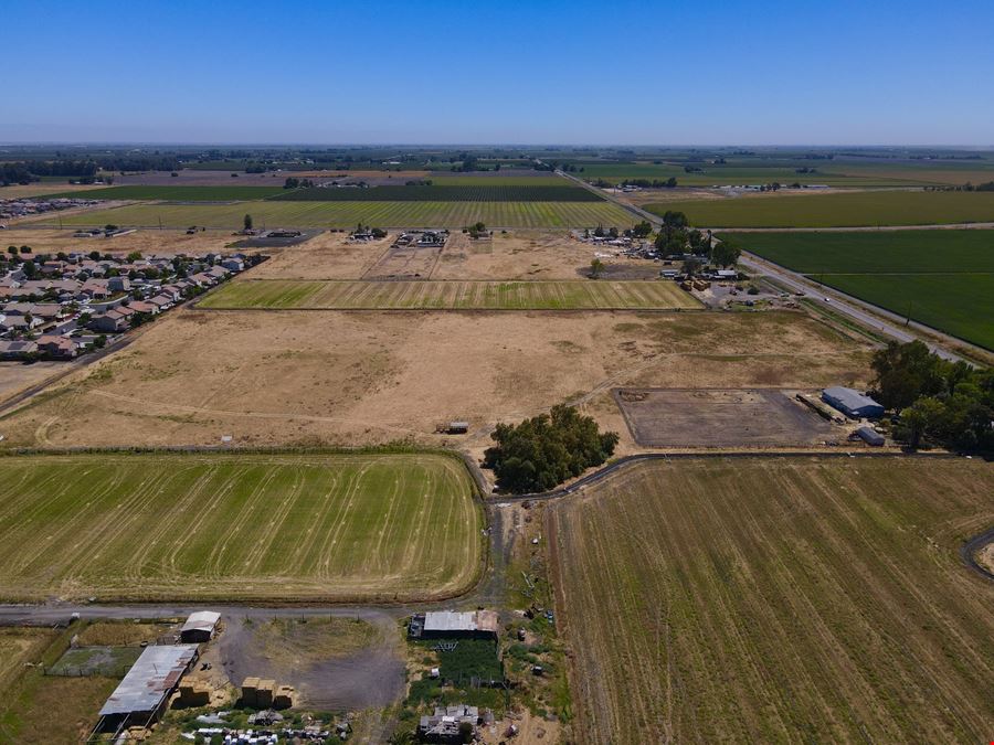 ±16.40 Acres of Vacant Residential Land in Dos Palos, CA