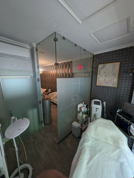 450 SF | 238 East 58th Street | Beautifully Finished Boutique Med-Spa Facility For Lease