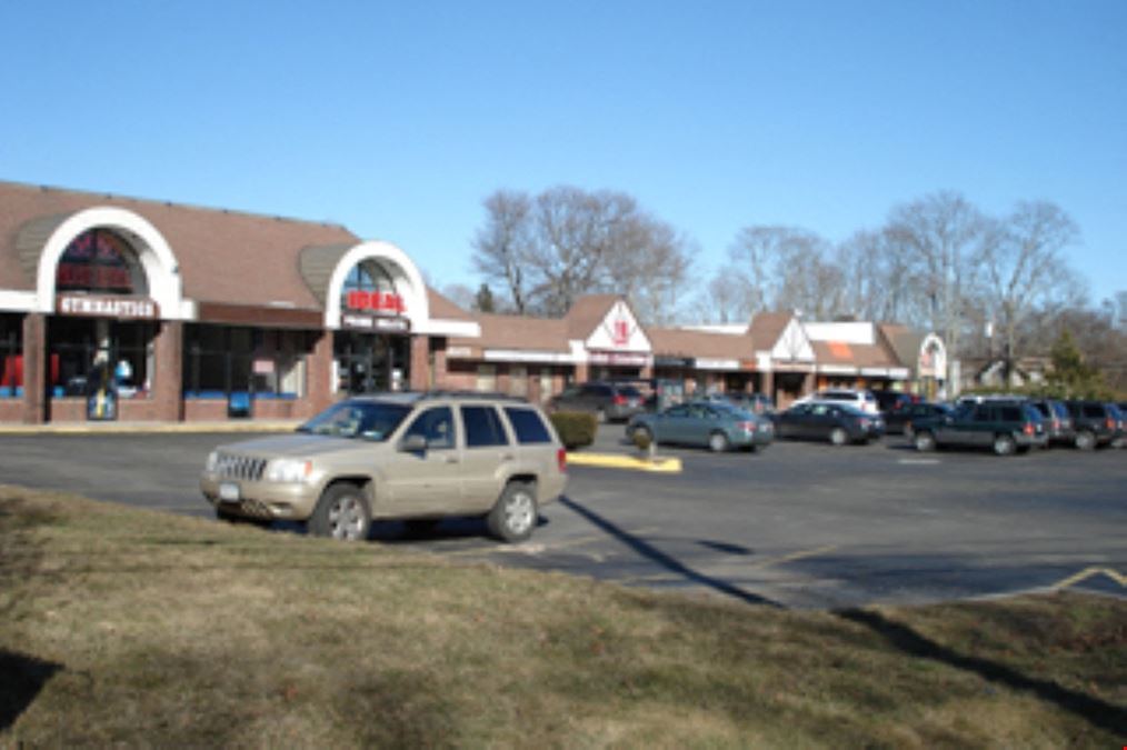 581-601 Montauk Hwy.