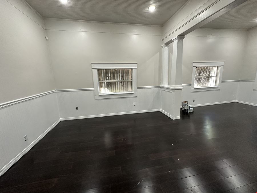 West Tampa Commercial Building & Lot for Sale