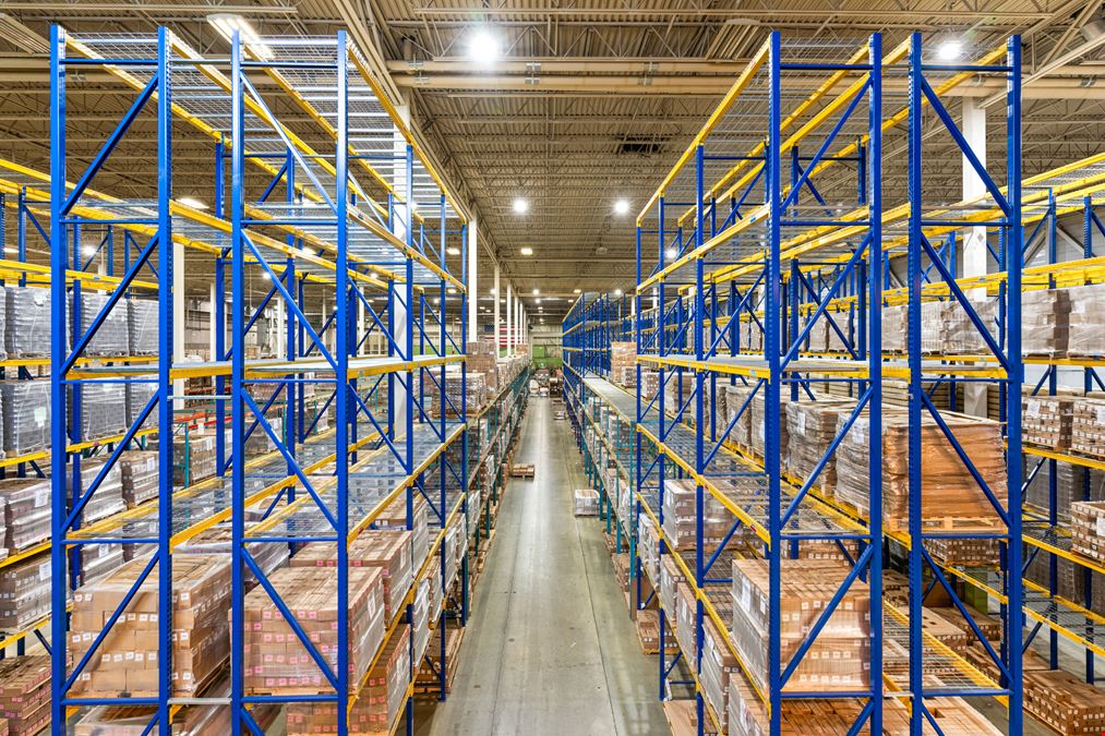 Large Scale, High-Bay Warehouse